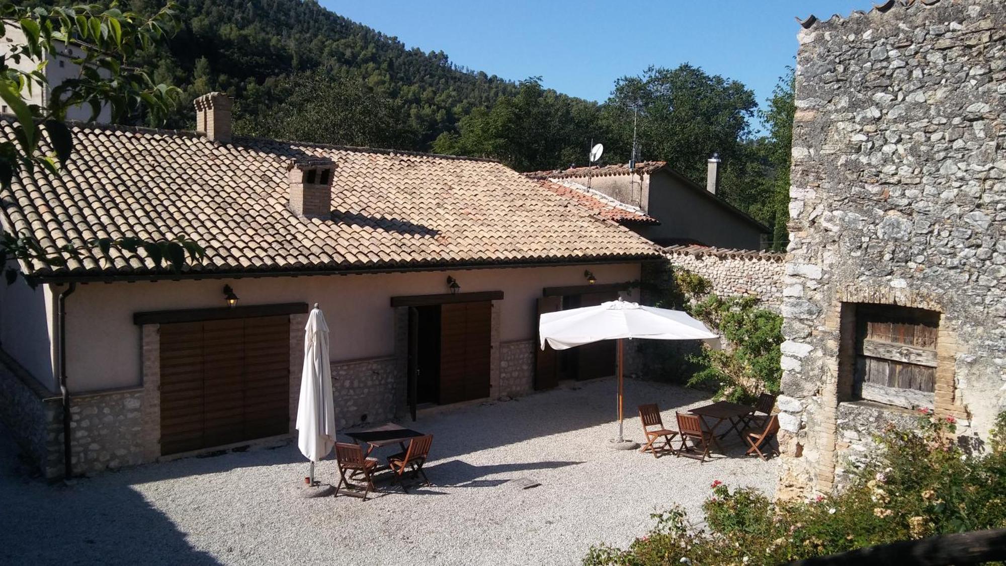 Agriturismo Il Casalino Сполето Экстерьер фото